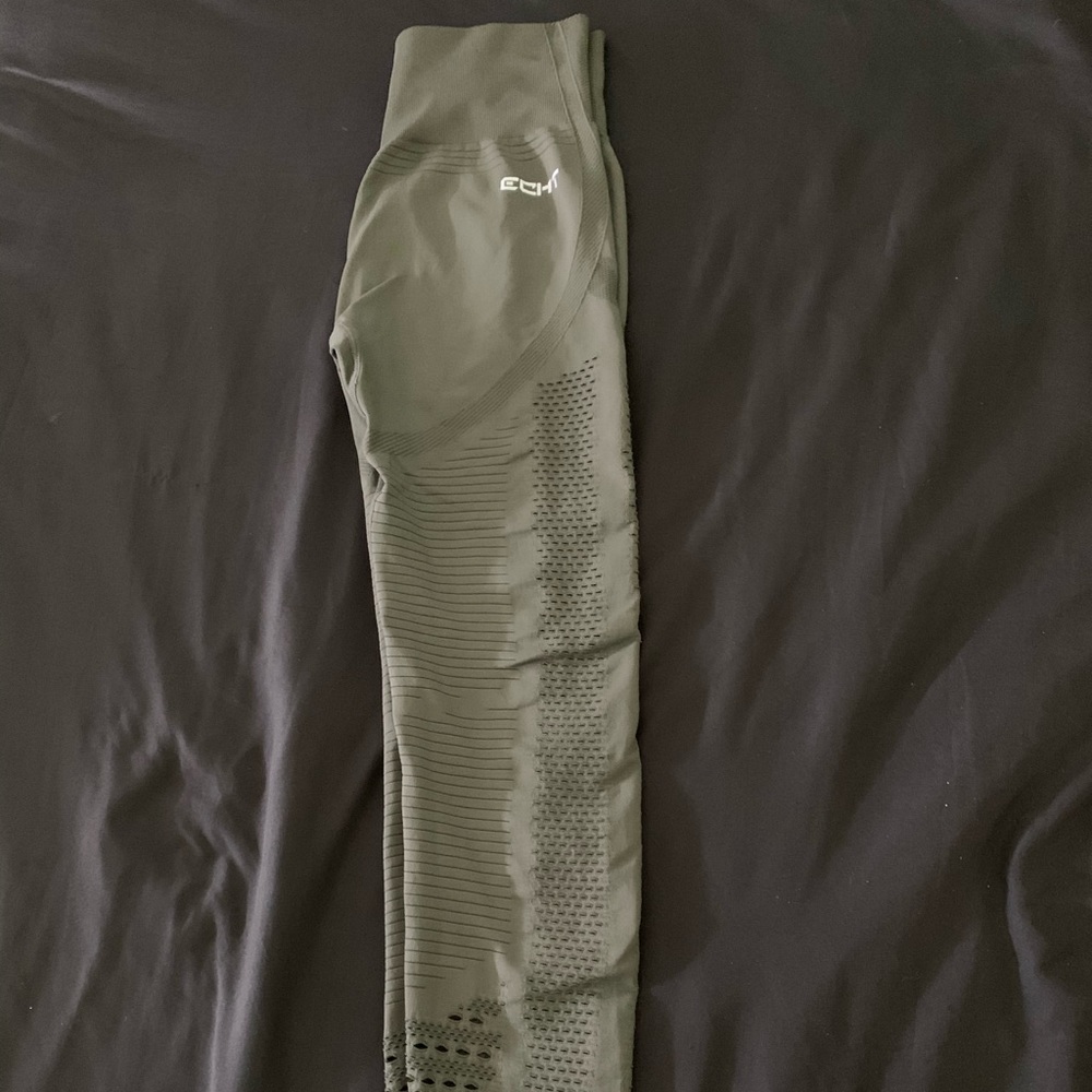 Olive Green Echt Seamless Workout Leggings.